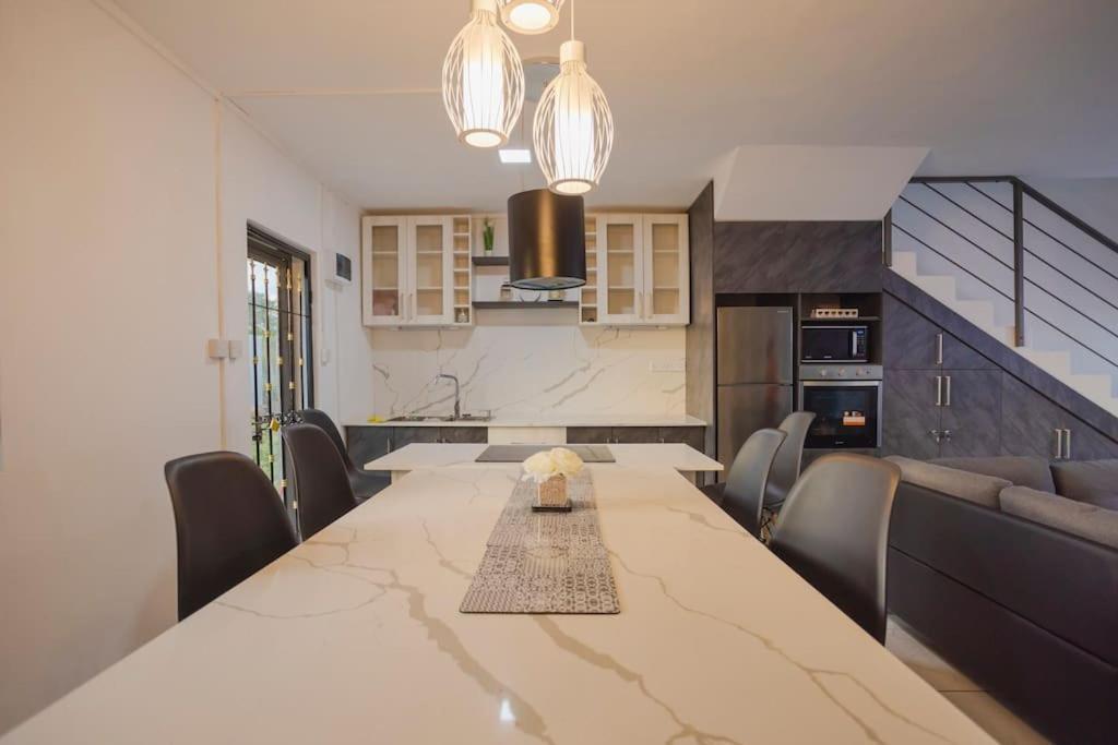 Le Palmiste Lovely 2-Bedroom Duplex With Pool Grand Gaube Exterior photo